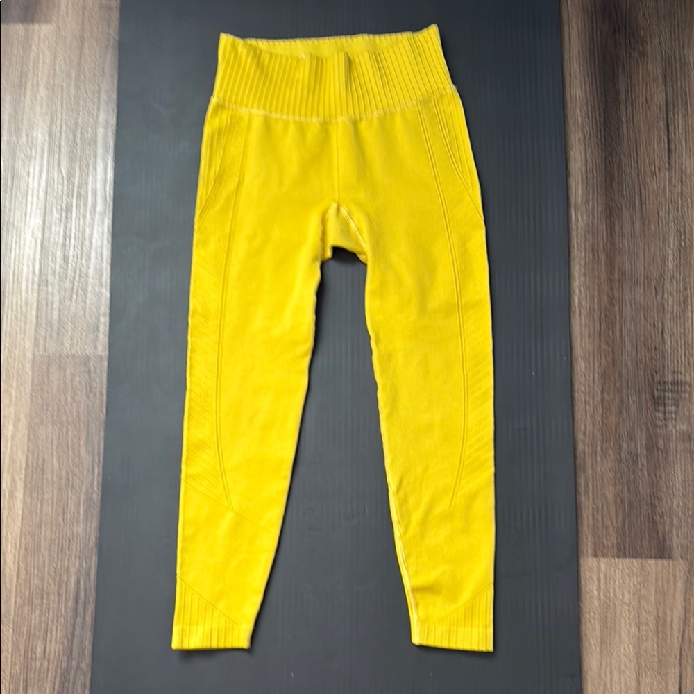 All in Motion Yellow Leggings Comfortable Athletic Wear